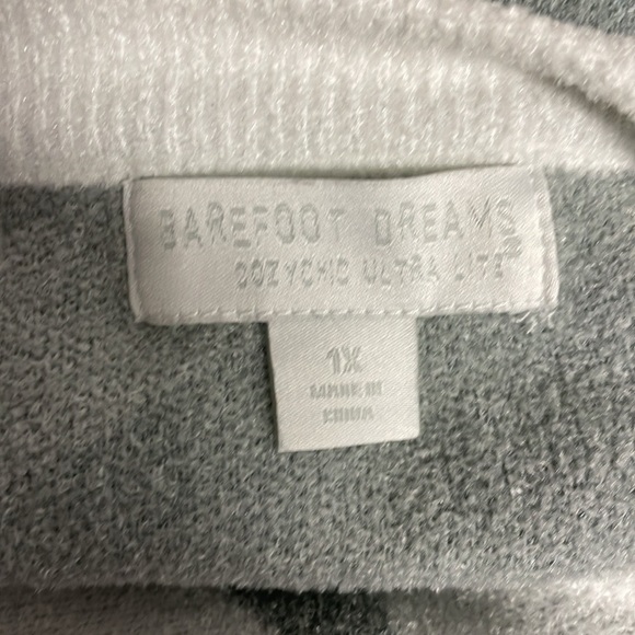 Barefoot Dreams Sweater 1X Seaside Crewneck Zebra Stripe Cozy Chic Beach Luxury - Picture 4 of 4